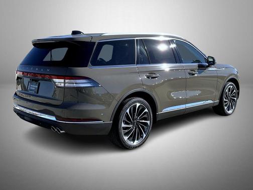 Harbor Gray Clearcoat 2026 Lincoln Aviator Reserve AWD