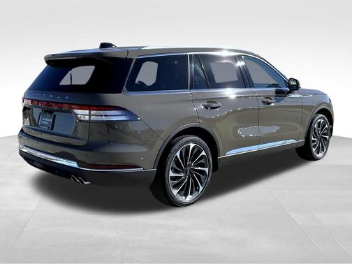 Harbor Gray Clearcoat 2026 Lincoln Aviator Reserve AWD