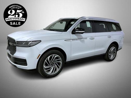 Crystal White Metallic Clearcoat 2026 Lincoln Navigator Reserve