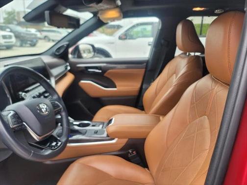 2021 Toyota Highlander Hybrid Platinum