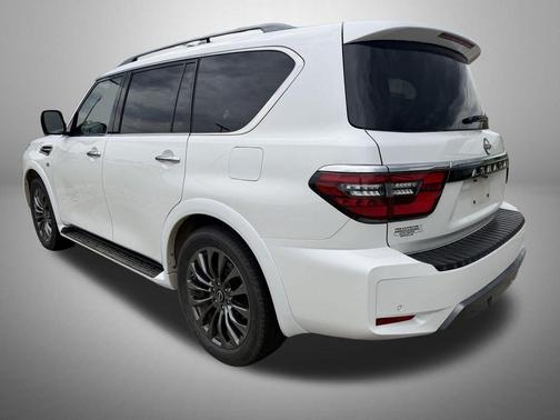 Aspen White TriCoat Pearl 2022 Nissan Armada Platinum 4WD
