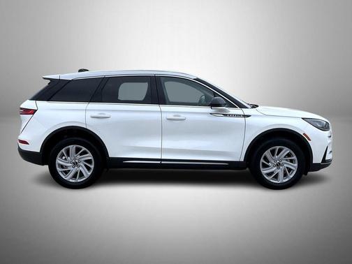 Pristine White Metallic Tri-Coat 2024 Lincoln Corsair Premiere