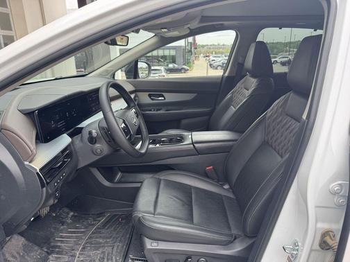 Everest White Pearl Tricoat 2025 Nissan Murano Platinum
