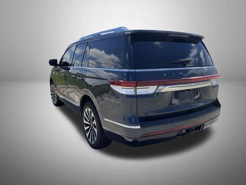 Flight Blue Metallic Clearcoat 2024 Lincoln Navigator Reserve