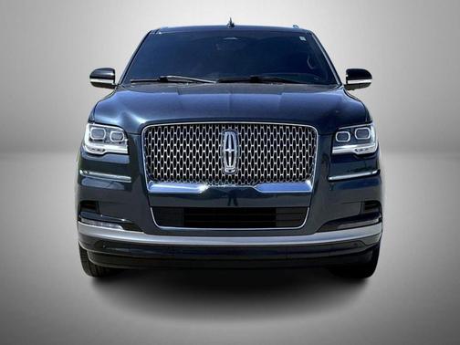 Flight Blue Metallic Clearcoat 2024 Lincoln Navigator Reserve
