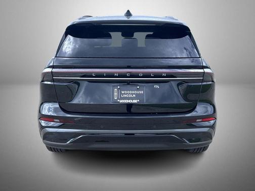 Infinite Black Metallic Clearcoat 2026 Lincoln Nautilus Reserve