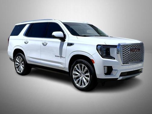 White Frost Tricoat 2022 GMC Yukon Denali
