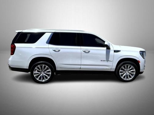 White Frost Tricoat 2022 GMC Yukon Denali
