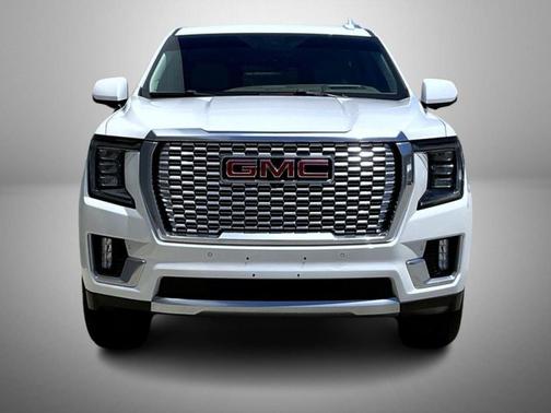White Frost Tricoat 2022 GMC Yukon Denali