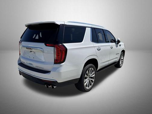 White Frost Tricoat 2022 GMC Yukon Denali