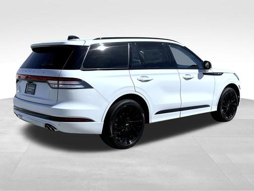 Pristine White Metallic Tri-Coat 2026 Lincoln Aviator Reserve AWD