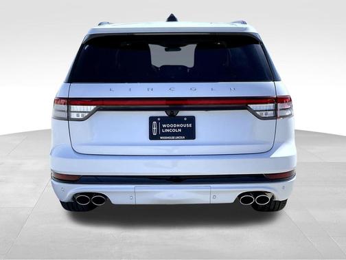 Pristine White Metallic Tri-Coat 2026 Lincoln Aviator Reserve AWD