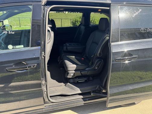 Crystal Black Pearl 2025 Honda Odyssey Sport-L