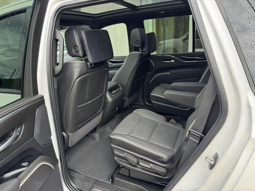 Crystal White Tricoat 2024 Cadillac Escalade Sport
