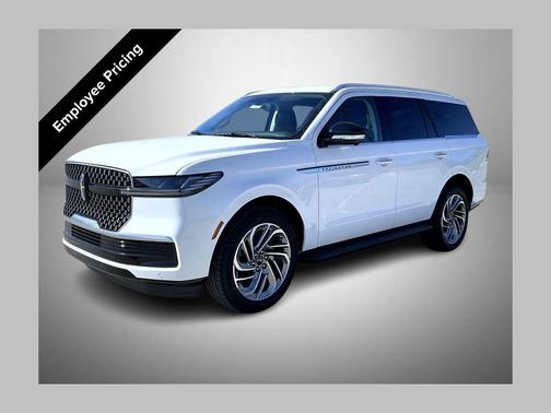 Star White Metallic Tri-Coat 2026 Lincoln Navigator Premiere