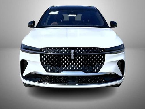 White Platinum Metallic Tri-Coat 2026 Lincoln Nautilus Reserve