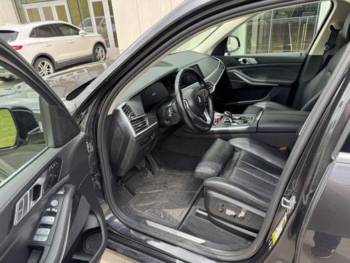 Dark Graphite Metallic 2021 BMW X7 xDrive40i
