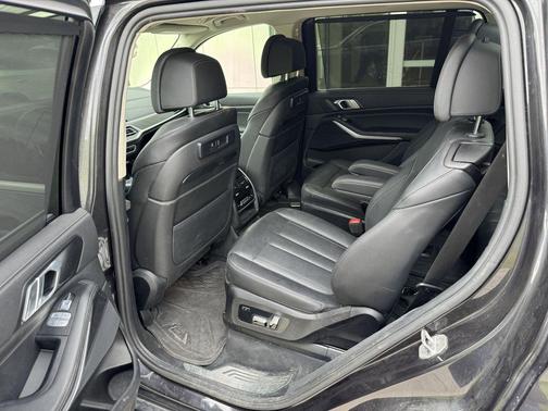 Dark Graphite Metallic 2021 BMW X7 xDrive40i