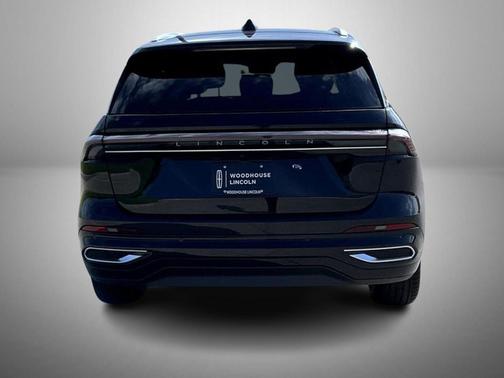 Infinite Black Metallic Clearcoat 2026 Lincoln Nautilus Reserve