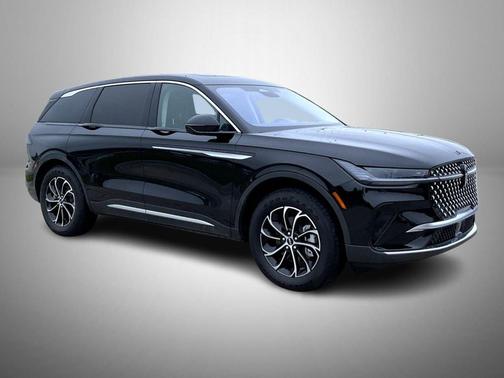 Infinite Black Metallic Clearcoat 2026 Lincoln Nautilus Premiere