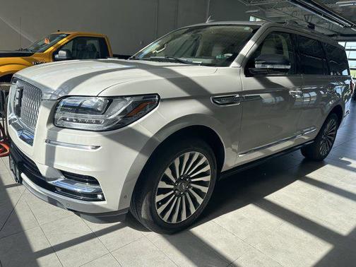 Ceramic Pearl 2021 Lincoln Navigator Reserve