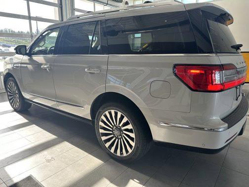 Ceramic Pearl 2021 Lincoln Navigator Reserve