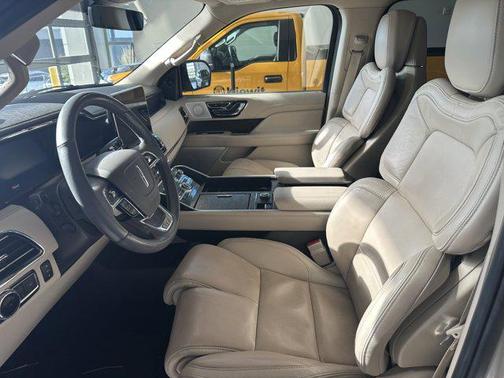 Ceramic Pearl 2021 Lincoln Navigator Reserve