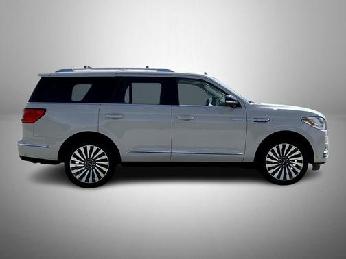 Ceramic Pearl 2021 Lincoln Navigator Reserve