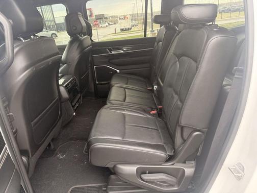 Bright White Clearcoat 2022 Jeep Wagoneer Series II 4x4