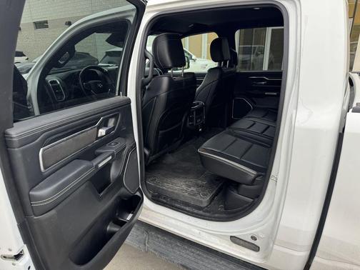 Bright White Clearcoat 2023 RAM 1500 Laramie