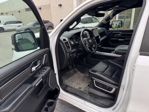 Bright White Clearcoat 2023 RAM 1500 Laramie