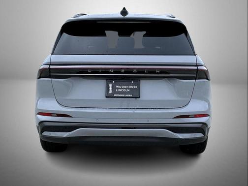 Gray Matter Metallic Clearcoat 2026 Lincoln Nautilus Reserve