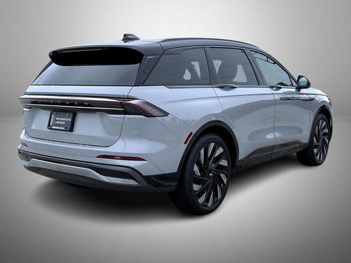 Gray Matter Metallic Clearcoat 2026 Lincoln Nautilus Reserve