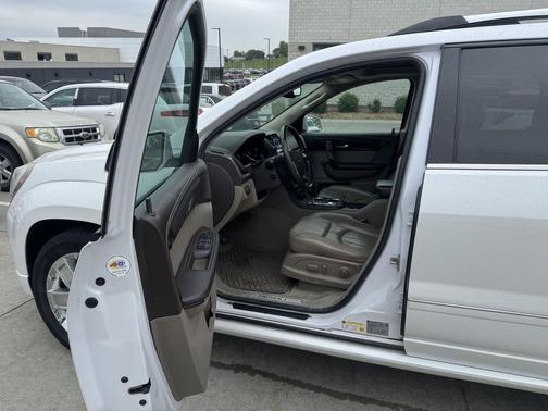 White Frost Tricoat 2016 GMC Acadia Denali