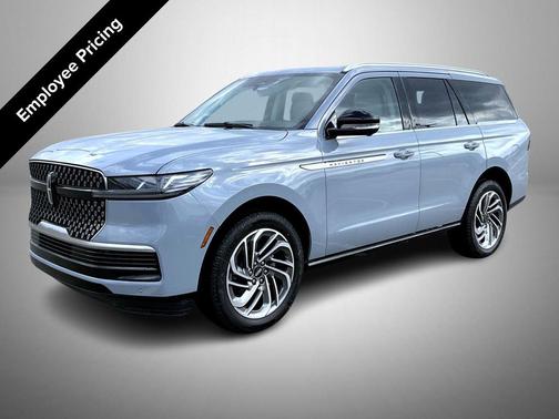 Gray Mist Metallic Tri-Coat 2026 Lincoln Navigator Reserve