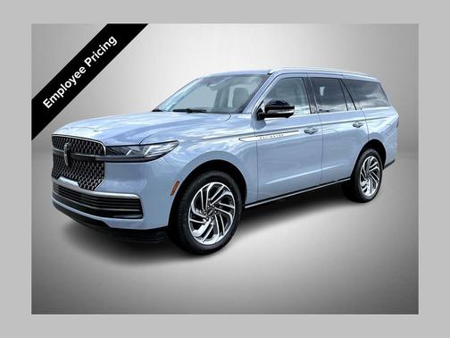 Gray Mist Metallic Tri-Coat 2026 Lincoln Navigator Reserve