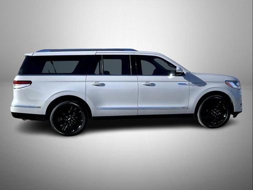 2022 Lincoln Navigator Reserve