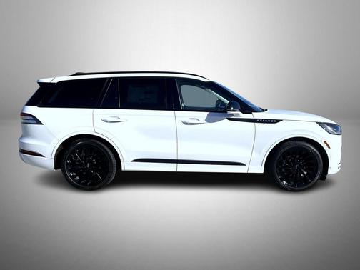 White Metallic 2026 Lincoln Aviator Reserve AWD