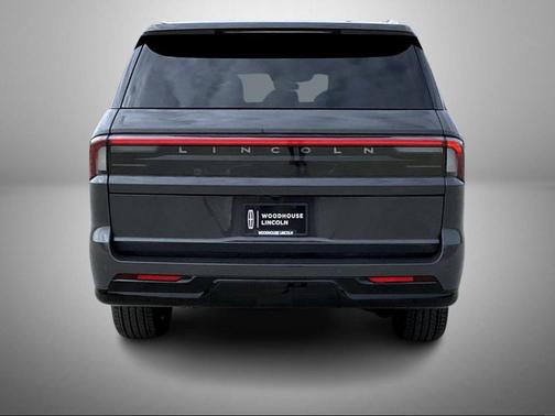 Chroma Caviar Dark Gray Metallic Clearcoat 2026 Lincoln Navigator Black Label