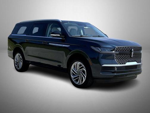 Flight Blue Metallic Clearcoat 2026 Lincoln Navigator Reserve