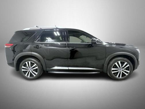 2023 Nissan Pathfinder Platinum 4WD