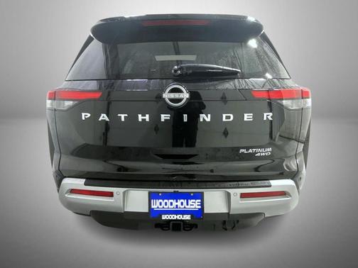 2023 Nissan Pathfinder Platinum 4WD