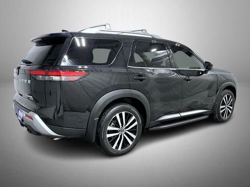 2023 Nissan Pathfinder Platinum 4WD