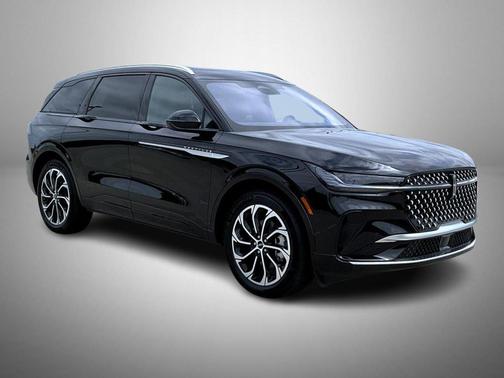 Infinite Black Metallic Clearcoat 2026 Lincoln Nautilus Reserve