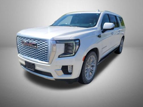 White Frost Tricoat 2023 GMC Yukon XL Denali