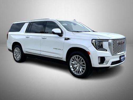 White Frost Tricoat 2023 GMC Yukon XL Denali