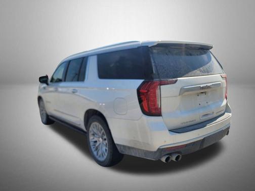 White Frost Tricoat 2023 GMC Yukon XL Denali