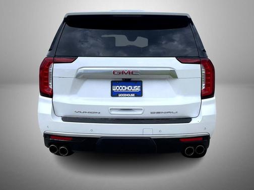 White Frost Tricoat 2023 GMC Yukon XL Denali