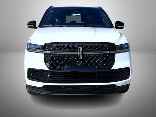 Az 2027 Lincoln Navigator Black Label