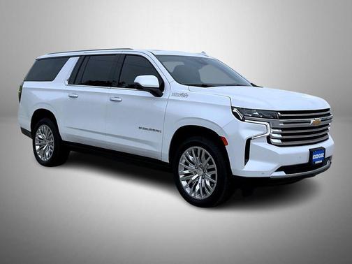 Iridescent Pearl Tricoat 2023 Chevrolet Suburban 4WD High Country